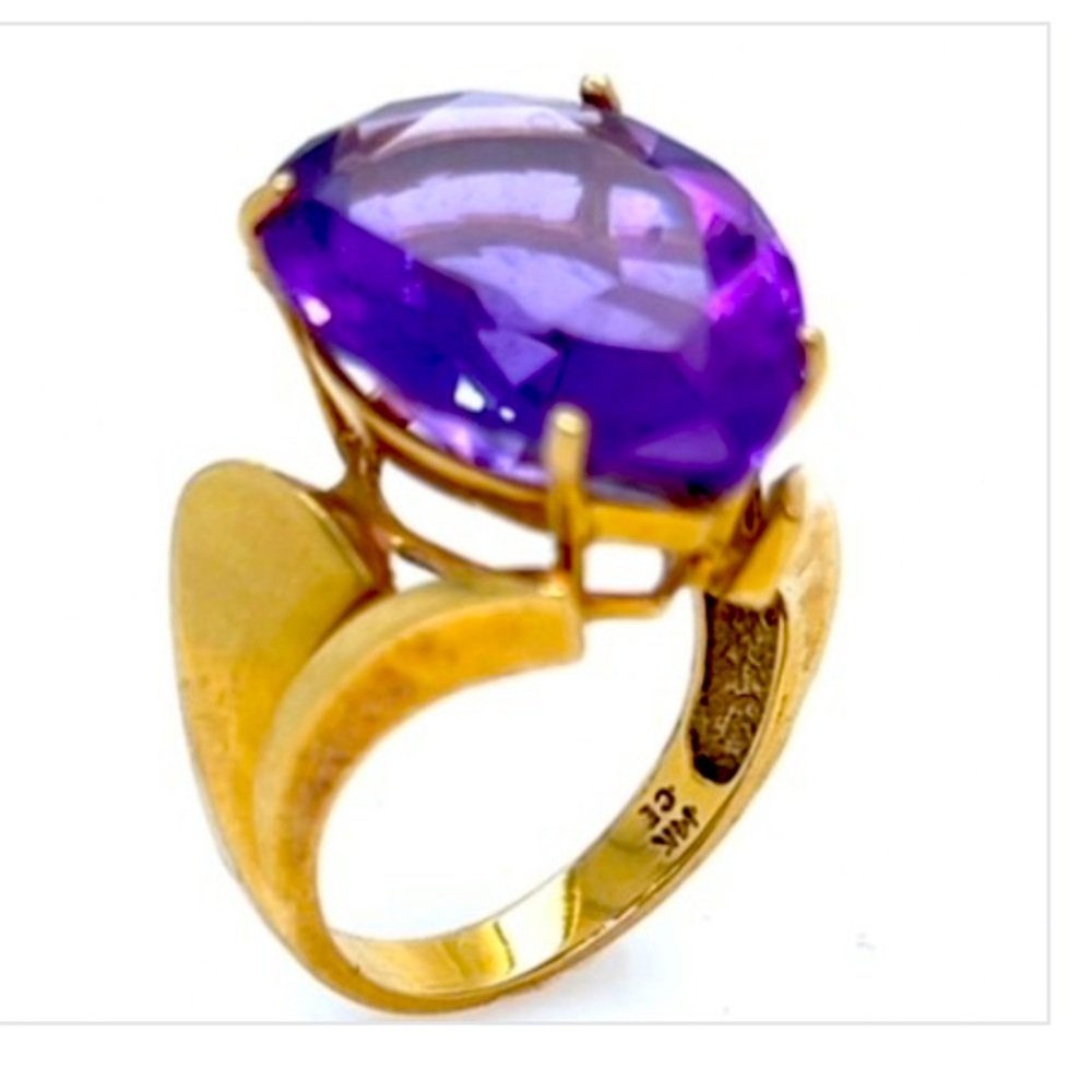 14K 12 carat Pear Shape Amethyst Solid Gold  Romantic Engagement Ring